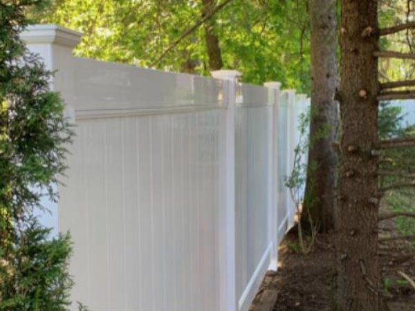 Madison New York vinyl privacy fencing