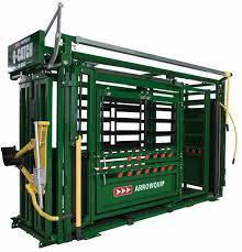 Left-Hand 8600 Manual Chute with Vet Cage (8600LV): Rubber Floor