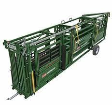 Left-Handed Portable 7400 Manual Chute incl. Vet Cage, 8’ Easy Flow Alley, & Left Hand 8’ Tub (7408L-EF8): Rubber Floor